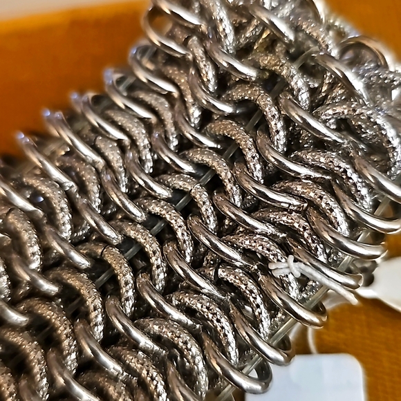 Cara Chain Stretch Bracelet - Picture 4 of 5